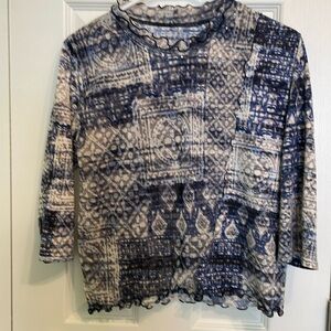 Women’s blouse flowy.  Petite m/l great condition.